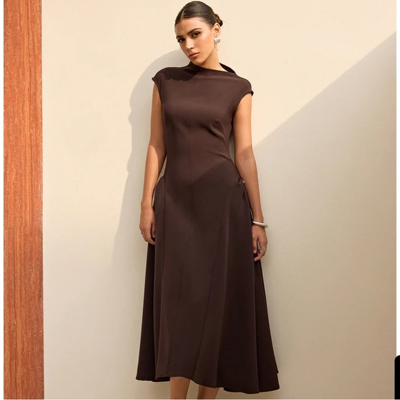 Commense NWT Asymmetrical Mock Neck Cap Sleeve Dress in chocolate brown XS - Picture 4 of 7